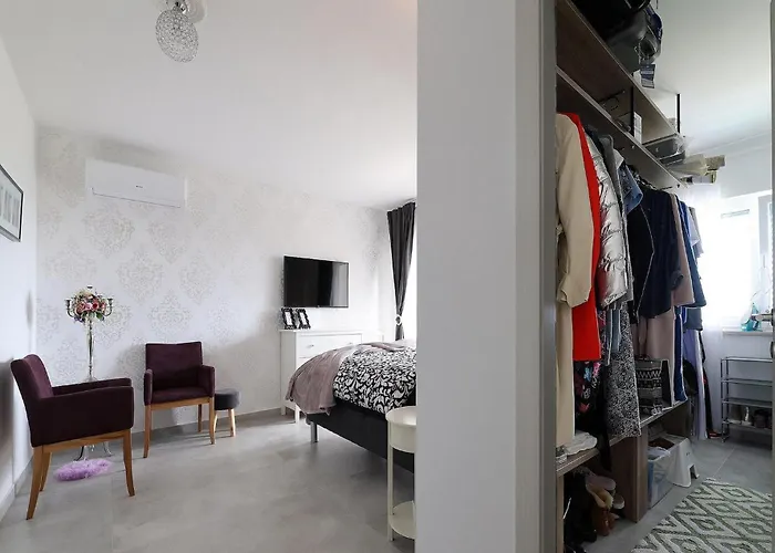 Kristina Istra Holiday home